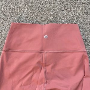 Lululemon wunder under